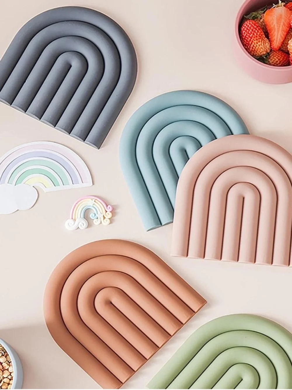 Arched Silicone Heat-Resistant Trivet Pair in Blush